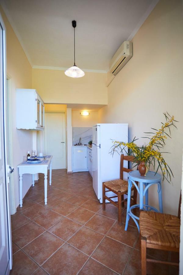 Zorbas Apartments Volissos Exterior photo
